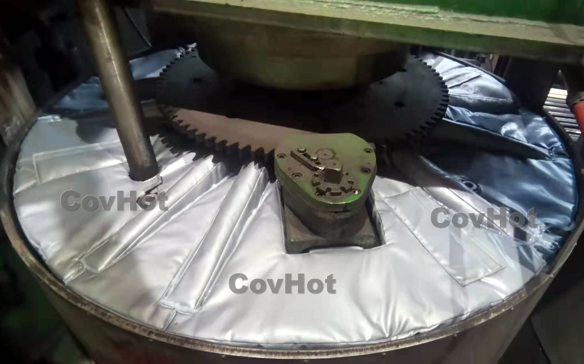 <a href=http://www.guanjiekang.com/e/tags/?tagname=%E7%A1%AB%E5%8C%96%E6%9C%BA%E4%BF%9D%E6%B8%A9 target=_blank class=infotextkey>硫化機(jī)保溫</a>罩,硫化機(jī)蓋頂保溫